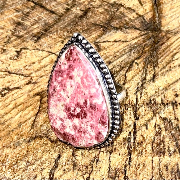 Rosaline Pink Thulite Ring Size 6 - Picture 9 of 10